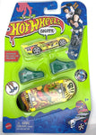 Hot Wheels Skate Tony Hawk Car and Fingerboard Set Maximum Leeway HGT78